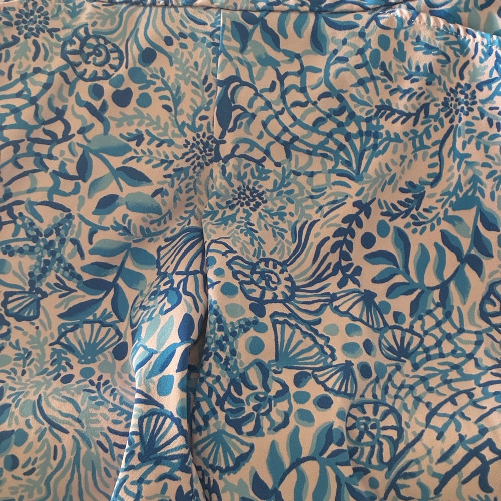 Lilly Pulitzer Blue and White Seashell Print Reid Shorts, Size 8